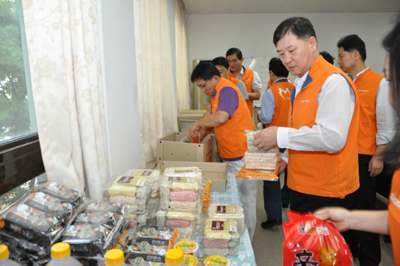 선물을 준비하고~~