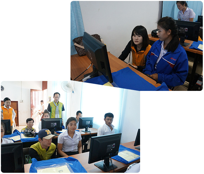 2개의 사진 이미지입니다. 두 사진 모두 교실에서 컴퓨터로 파워포인트 교재파일을 화면에 불러와서 수정하는 모습을 담은 사진입니다.