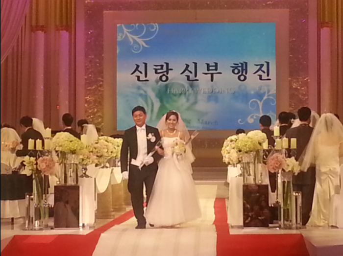 코스콤이 다문화 및 북한이탈주민 가정을 위한 행복한 결혼식을 후원했다.