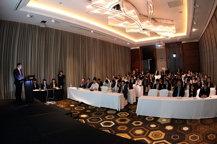 코스콤은 29일 콘래드 호텔에서 장외파생솔루션 IBSOL과 트레이딩& 알고리즘 플랫폼 HINT 설명회를 열었다.