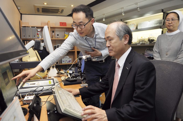 5월 29일 서울시장애인종합복지관에서 장애인IT보조기구 후원금 전달식을 진행했다.